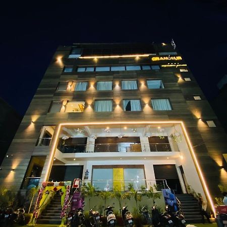 Hotel Ss Grandeur لاكناو المظهر الخارجي الصورة