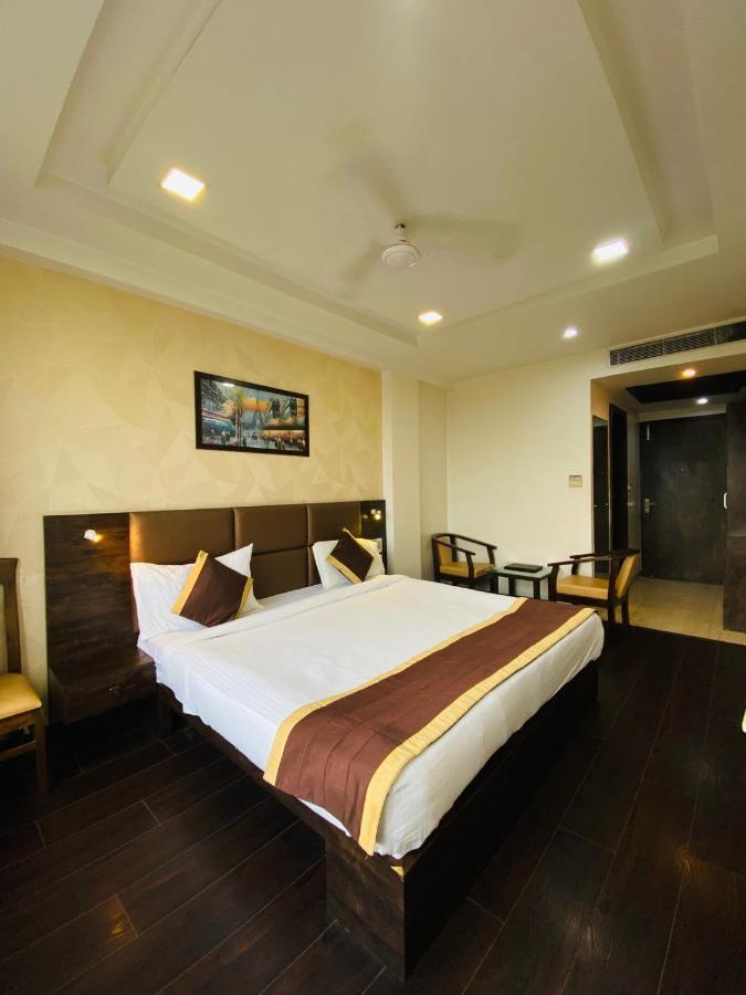Hotel Ss Grandeur لاكناو المظهر الخارجي الصورة
